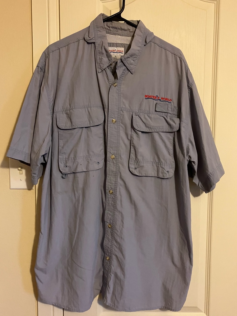Men’s Short-Sleeve Button-Down Shirt in Light Blue